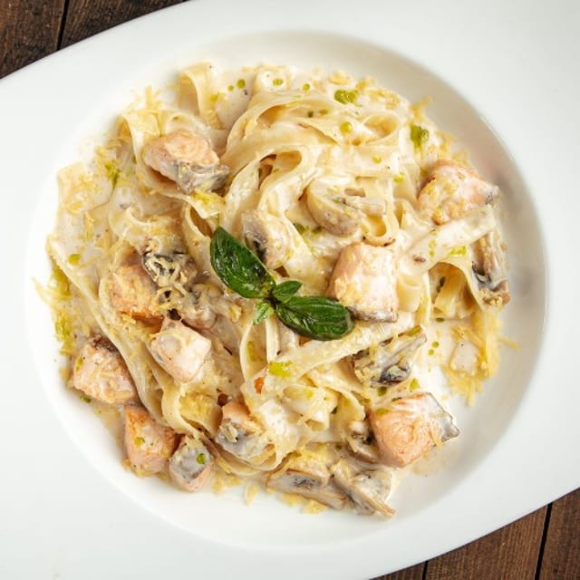 Fettuccini Alfredo.